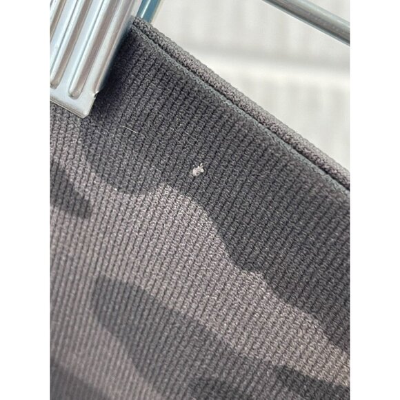 Spanx Leggings Small Camo Gray Look At Me Now Seamless Cropped - Picture 7 of 11